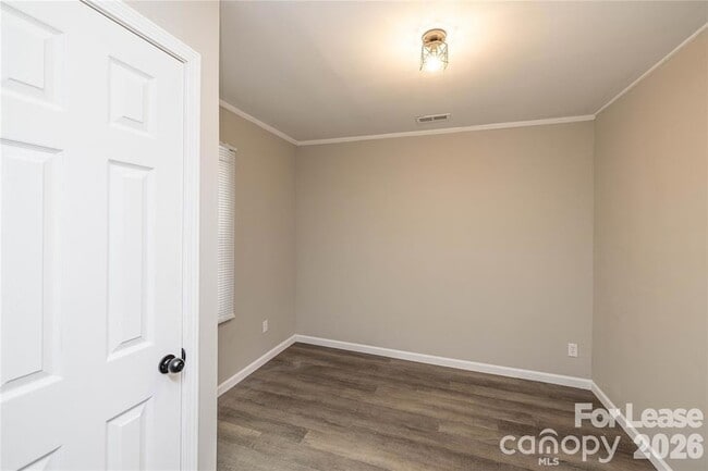 Building Photo - 629 Colston St