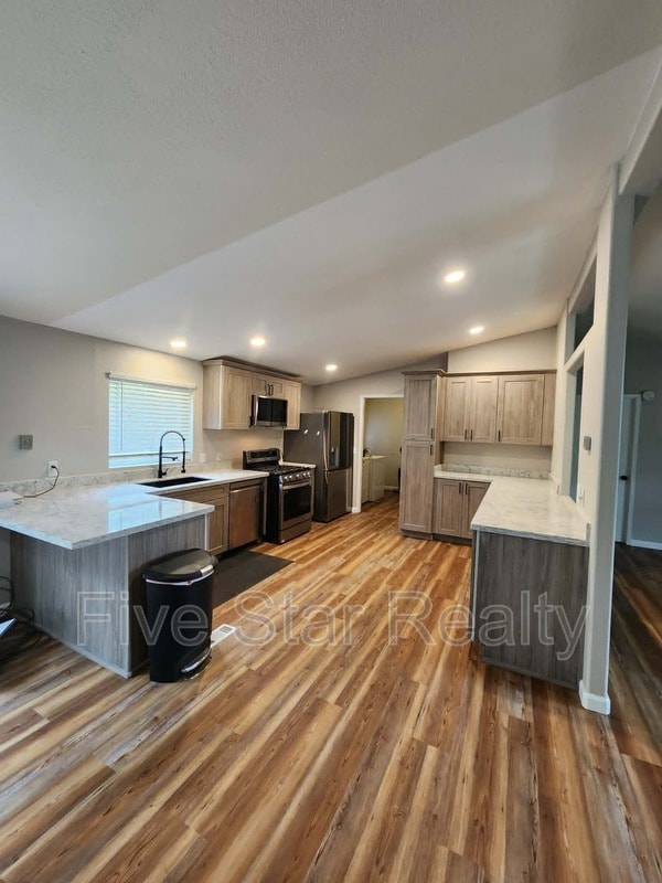 Building Photo - 12051 Kimberly Rd