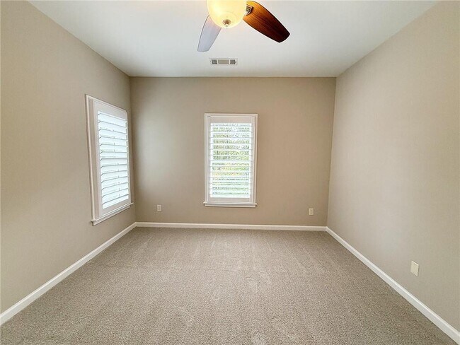 Building Photo - 3641 Ridge Towne Dr