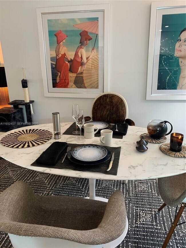 Building Photo - 2520 SW 22nd Terrace