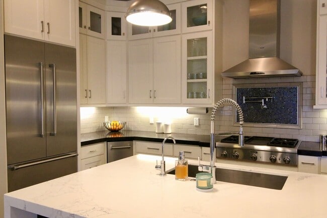 Building Photo - Lovely Home For Rent In Highland, UT (Fully Furnished)