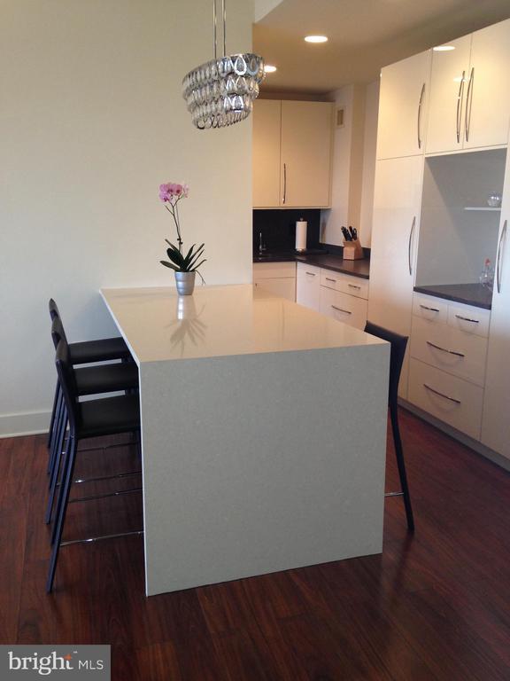 Building Photo - 10401 Grosvenor Pl