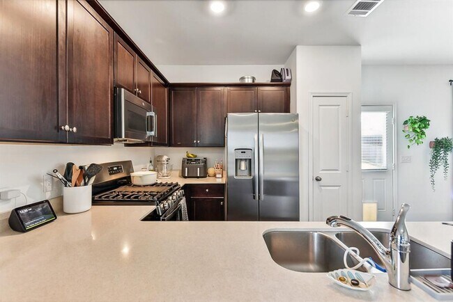 Building Photo - 5908 Eden Dr