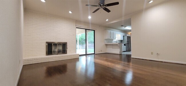 Building Photo - 5624 Woodway Dr