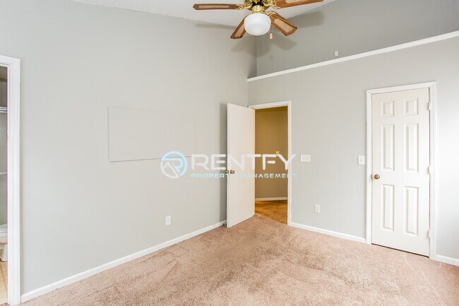 Building Photo - 1630 Pamela Lorraine Dr