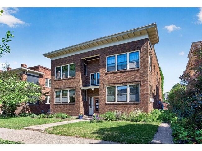 Building Photo - 971 Goodrich Ave