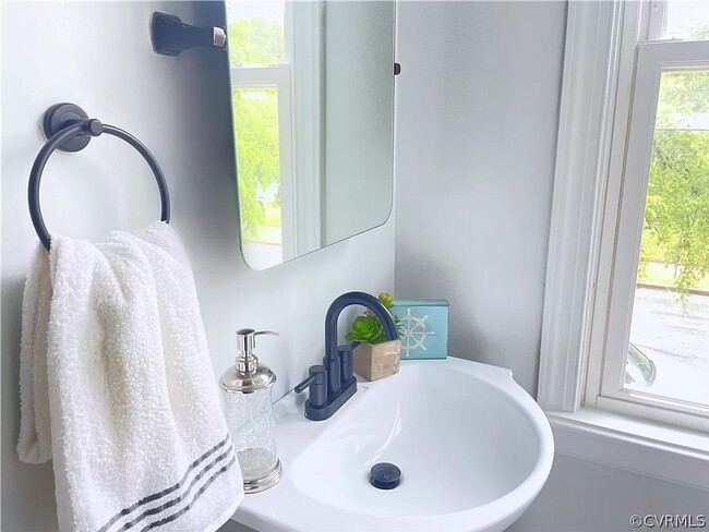 Building Photo - Beautiful Newly Renovated Home Available D...