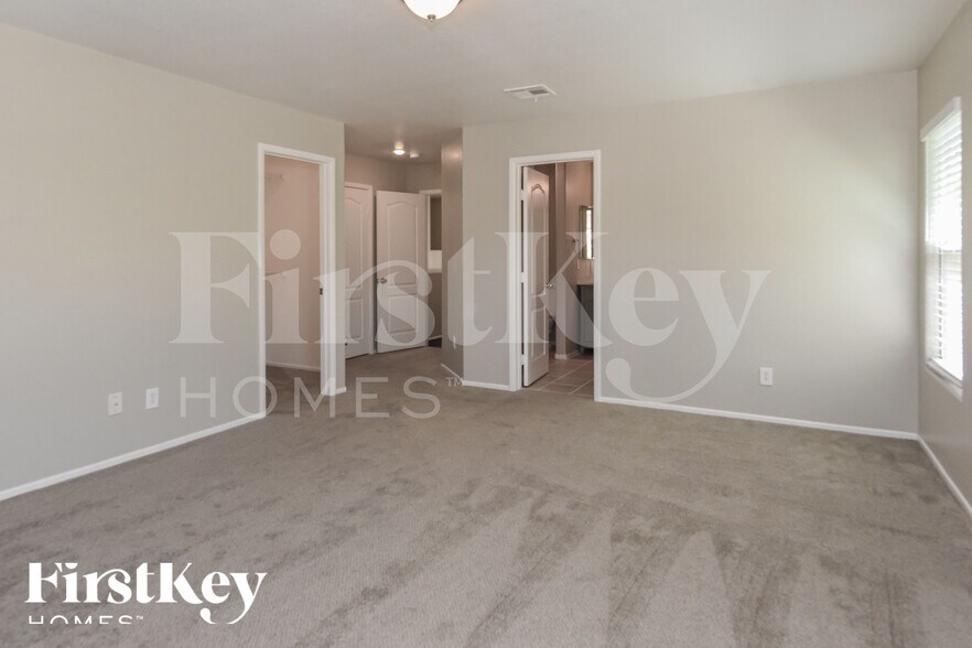 Building Photo - 613 Belsay Castle Ct