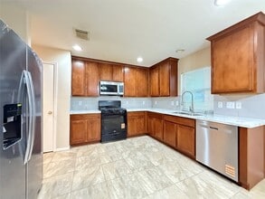 Building Photo - 12811 Mills Breeze Dr