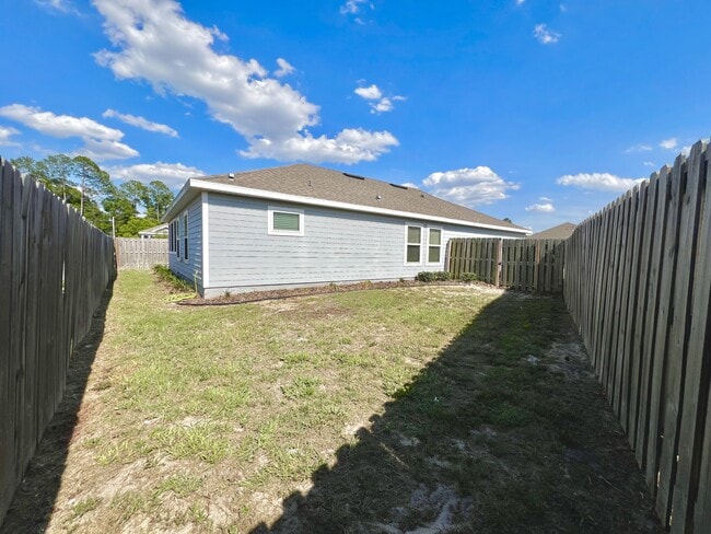 Building Photo - 25106 SW 7th Ln