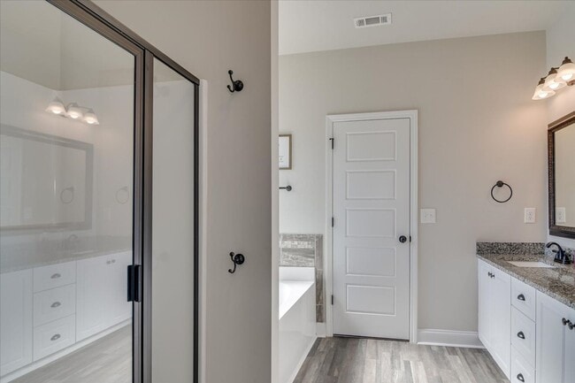 Building Photo - 4 bedroom, 2.5 bathroom in Harlem, GA with...