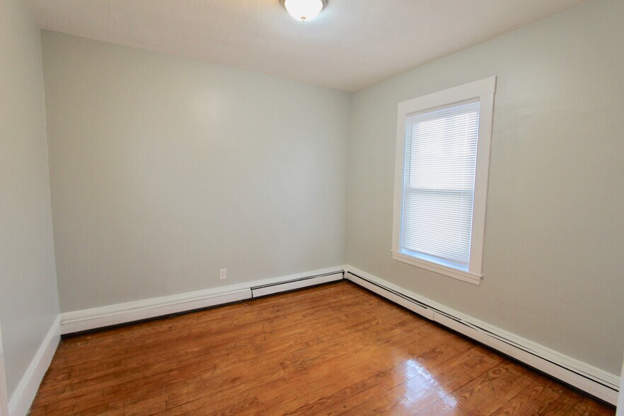 Building Photo - 19 Elder St