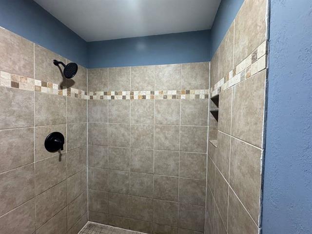 Building Photo - 821 Travis St