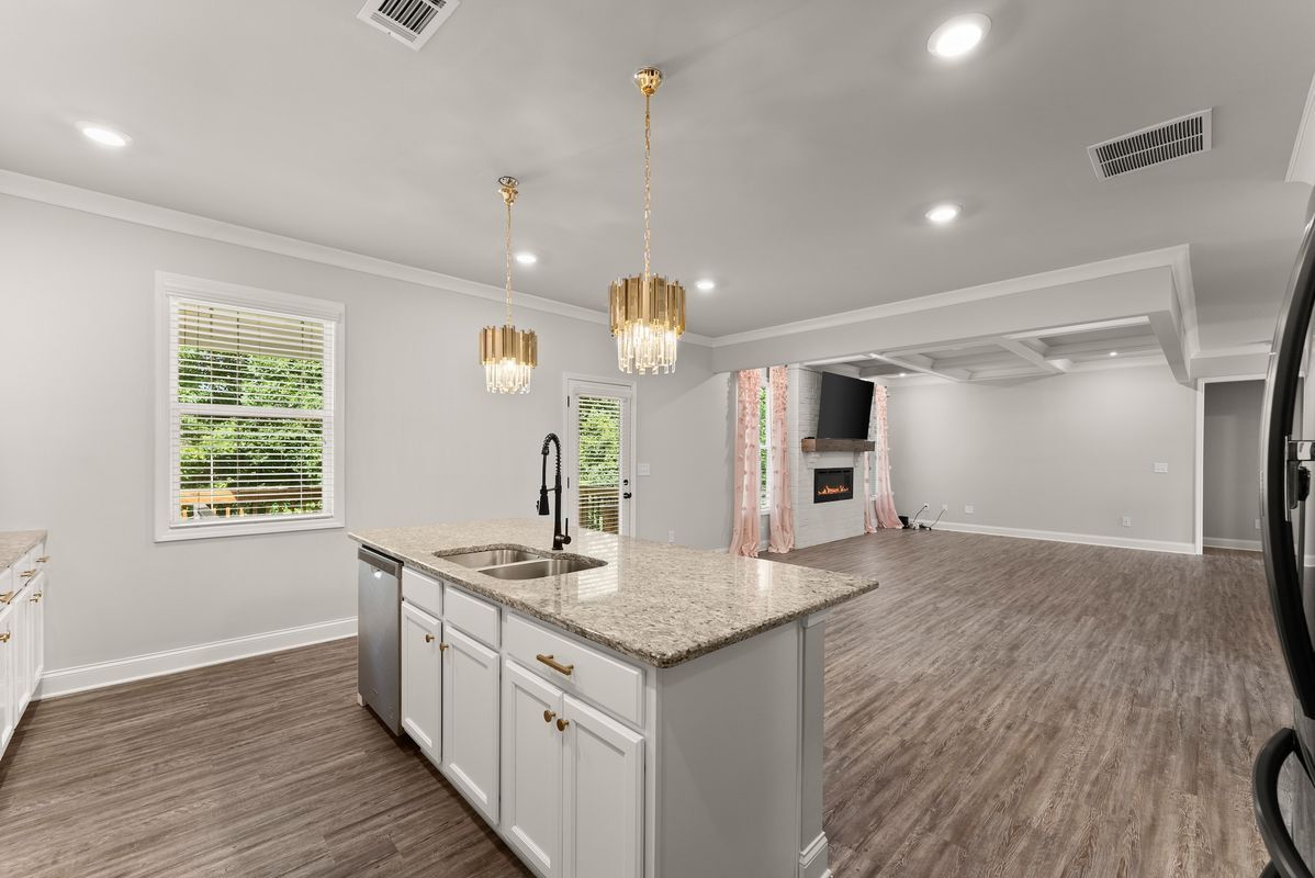 Building Photo - 4656 Silver Oak Dr SW