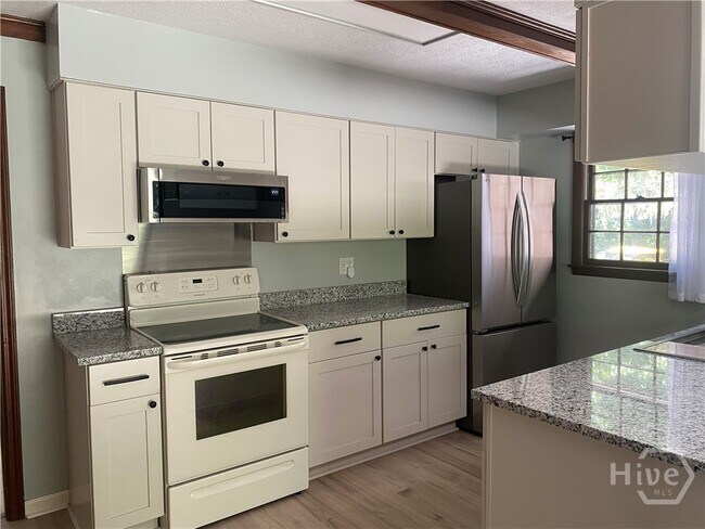 Building Photo - 12438 Largo Dr