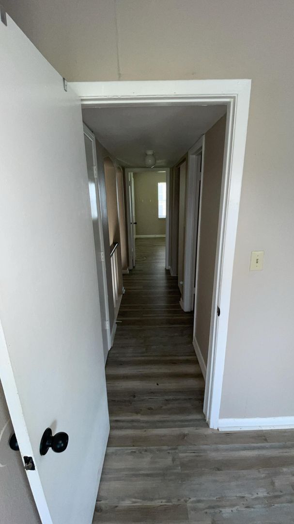 Building Photo - Palm West Condo - Wood