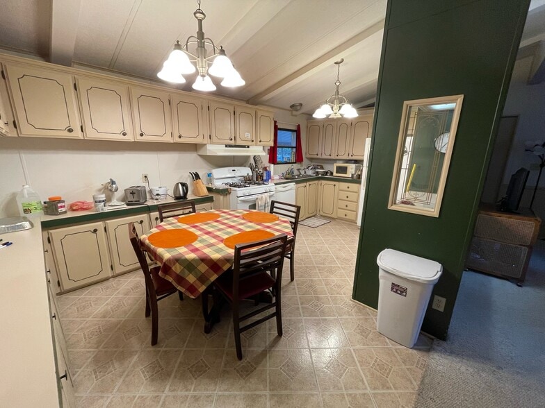 Primary Photo - 107 Mary Ln