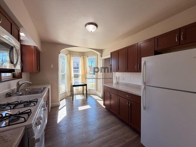 Building Photo - 302 Lafayette St