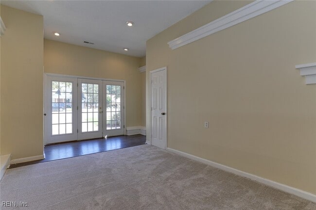 Building Photo - 450 Supplejack Ct