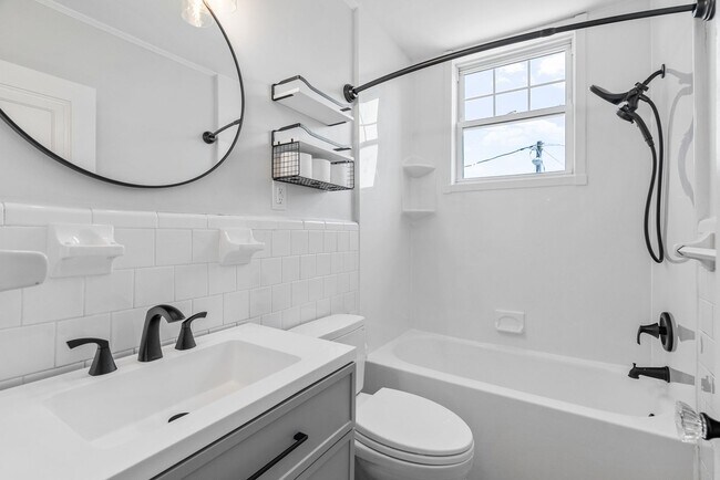 Building Photo - Completely renovated in Ghent