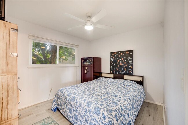 Building Photo - 1520 Watwood Rd