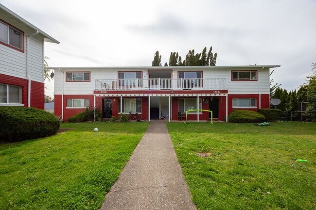 Building Photo - 13283 SE Oatfield Rd