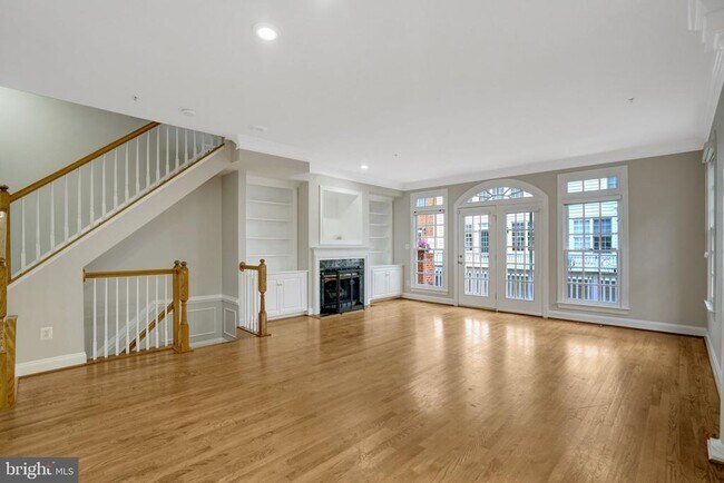 Building Photo - 1210 Roundhouse Ln