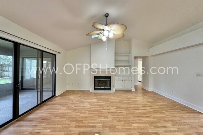 Building Photo - 3935 Balsam Dr