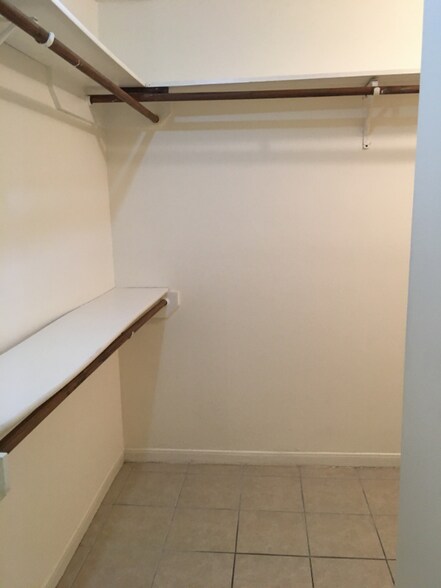 Building Photo - 12704 Hollandale Dr