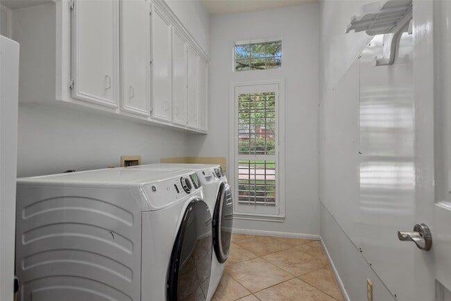 Building Photo - 1811 Wild Plum Ct