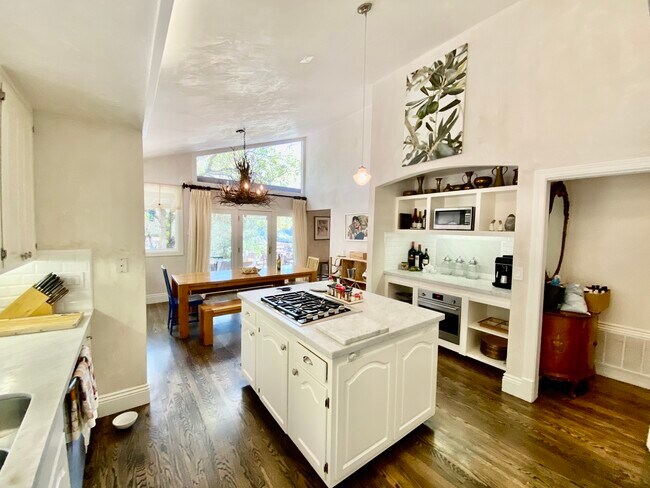 Building Photo - 3594 Silverado Trail N