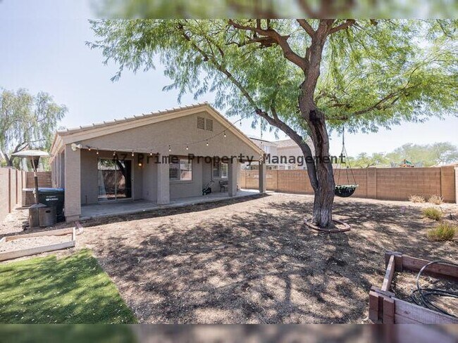 Building Photo - 10960 W Taft St