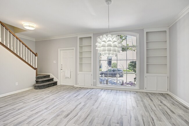 Building Photo - 7527 Del Monte Dr