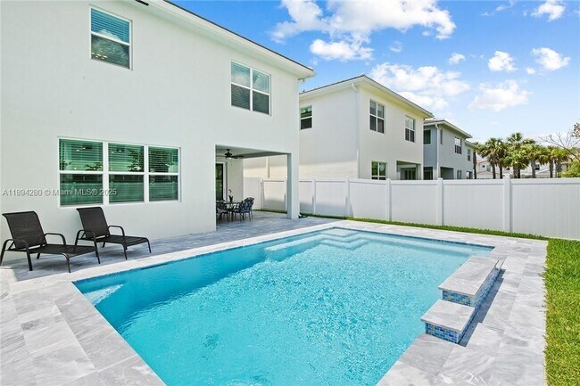 Building Photo - 1101 Azul Ct