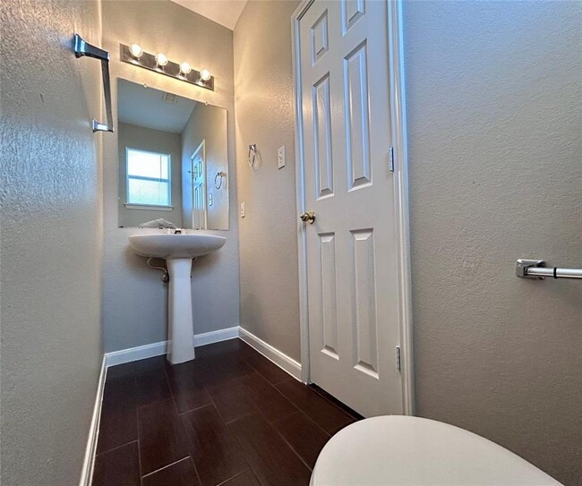 Building Photo - 2707 Westhampton Ct