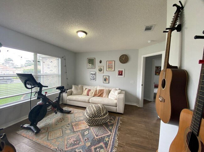Building Photo - 6486 Surfside Cove