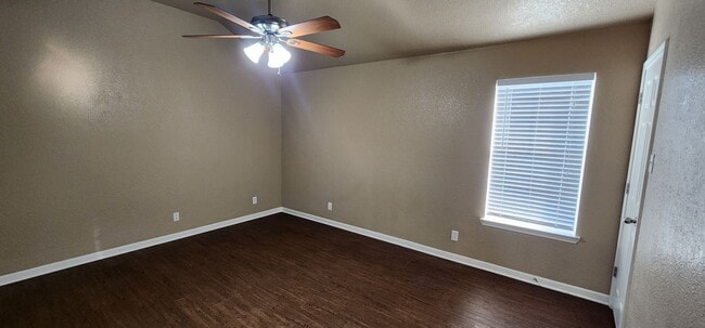 Building Photo - Coming Soon – 3 Bedroom Duplex Near Clear ...