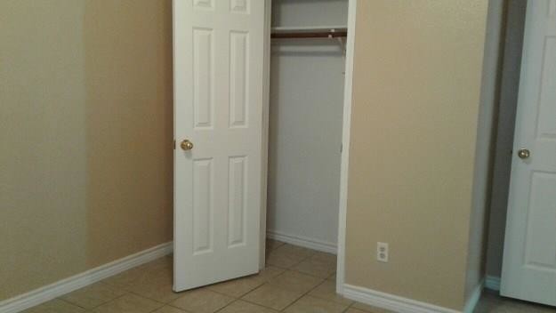 Building Photo - 4748 Bracken Dr