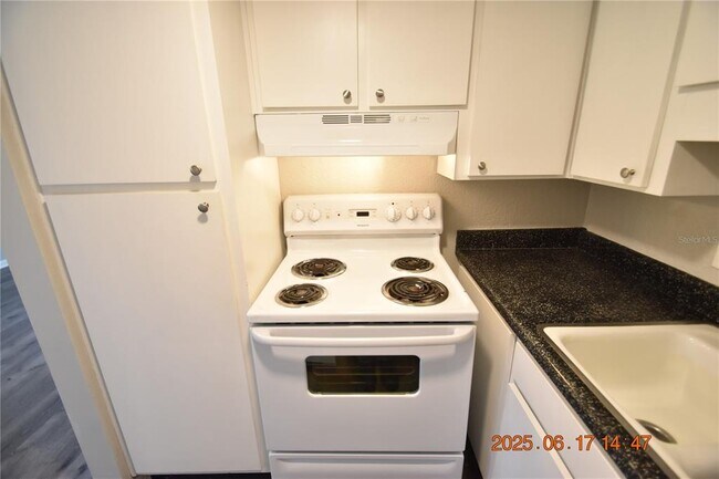 Building Photo - 306 Danube Ave