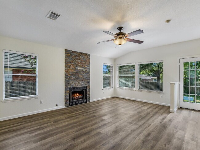 Building Photo - 1102 Brashear Ln