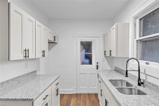 Building Photo - 416 Maryland Ave