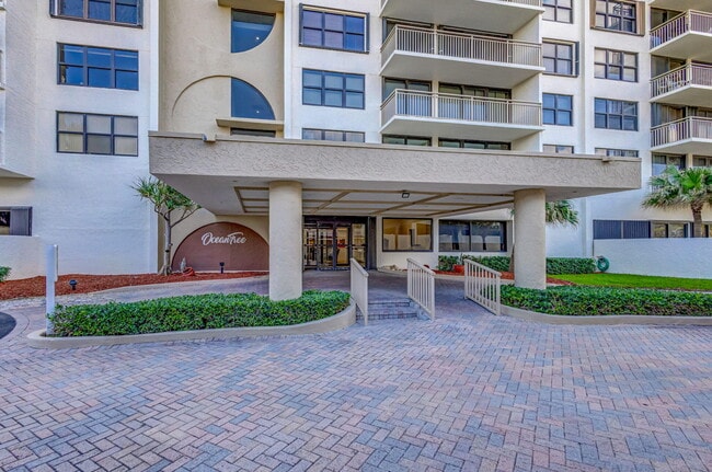 Building Photo - 3400 N Ocean Dr