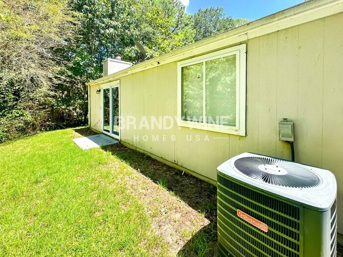 Building Photo - 3005 Forestside Ln