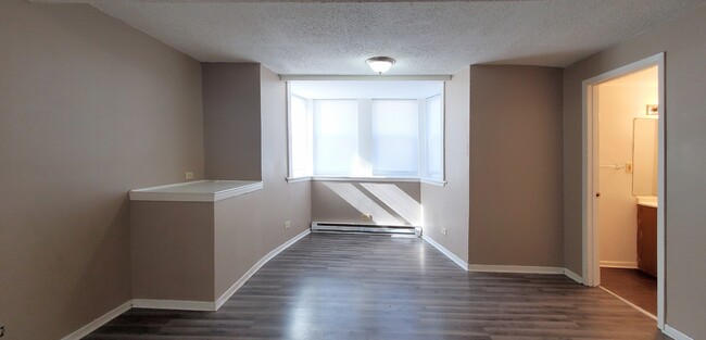 Building Photo - 316 Oneida St