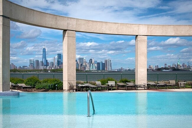 Building Photo - 110 Shearwater Ct E