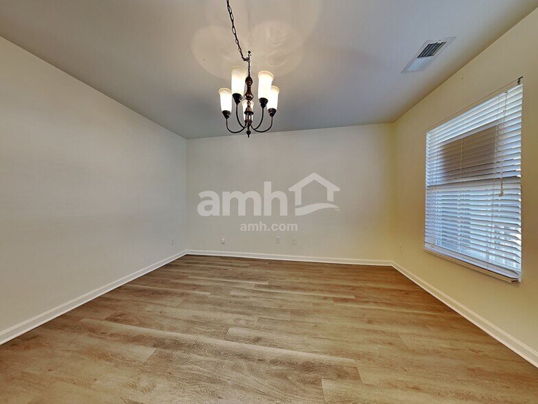 Building Photo - 8834 Kirkville Ln