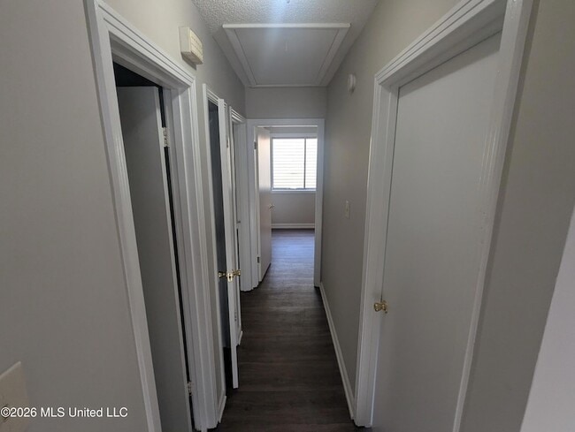 Building Photo - 1699 Whitehead Dr