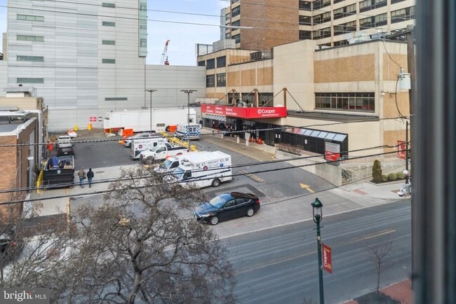 Building Photo - 614 Benson St