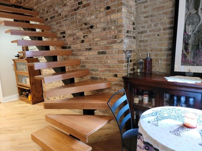 Building Photo - 226 N Clinton St