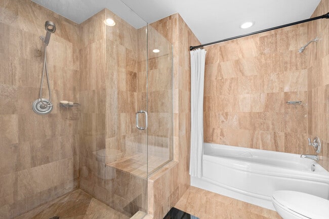 Building Photo - 300 S Biscayne Blvd